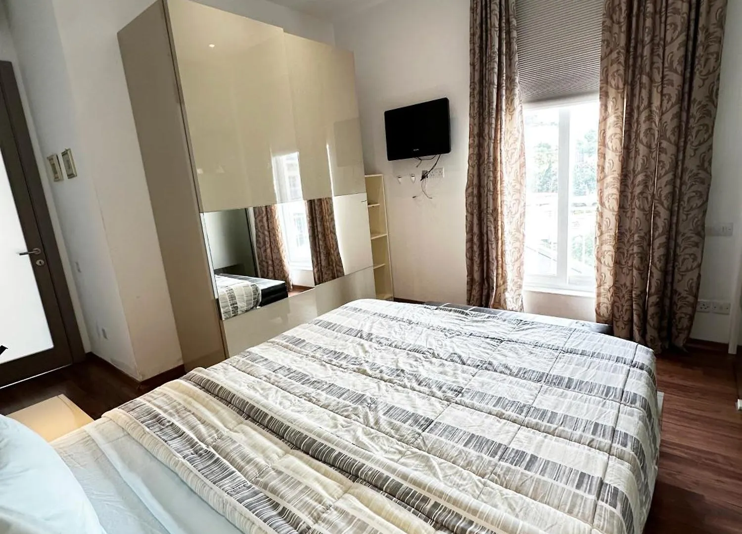 Sea View Apartment With Jacuzzi In Paceville! Saint Julian's