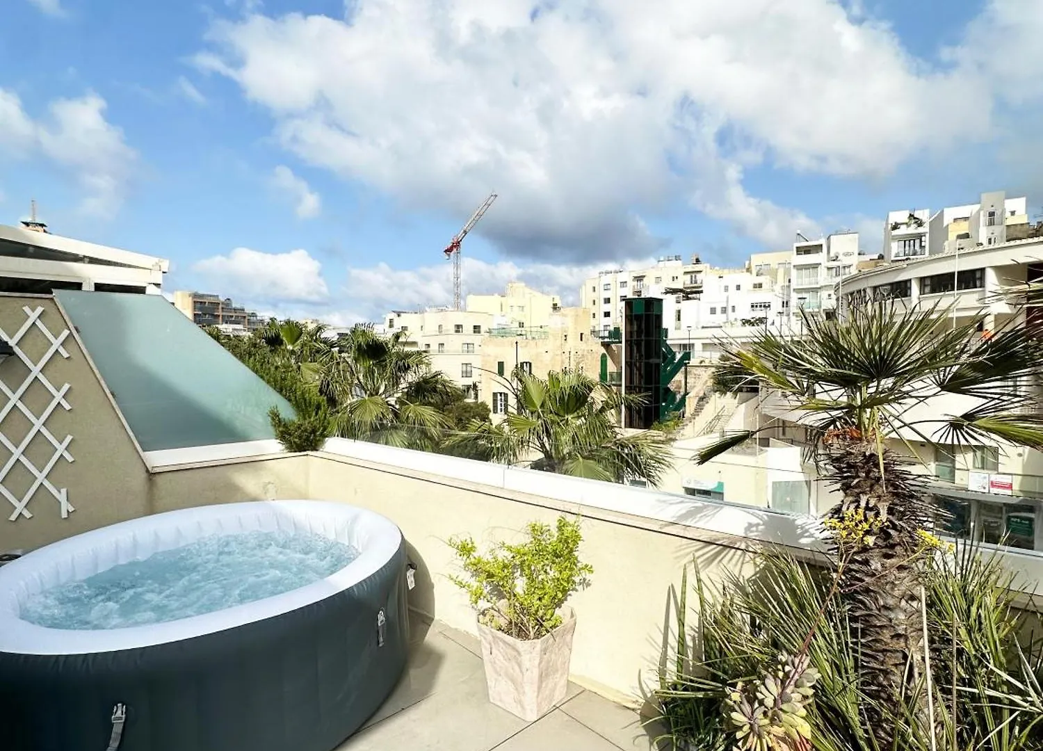 Sea View Apartment With Jacuzzi In Paceville! Saint Julian's
